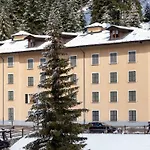 Santa Caterina * سانتا كاترينا فالفورفا